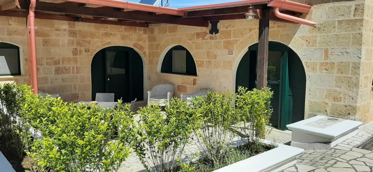 Masseria San Nicola B&B Torre Santa Susanna Exterior foto
