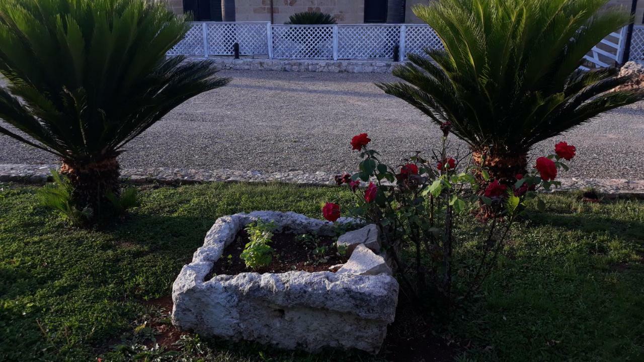 Masseria San Nicola B&B Torre Santa Susanna Exterior foto